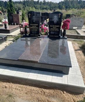 Памятник двойной 126